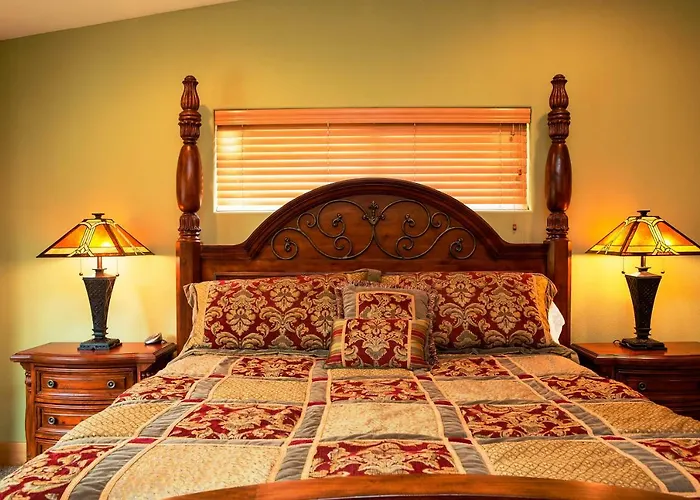5-Star Luxury Tahoe Cabin! Great Location! Pool Table!Darts! Poker! Ping Pong! Games!